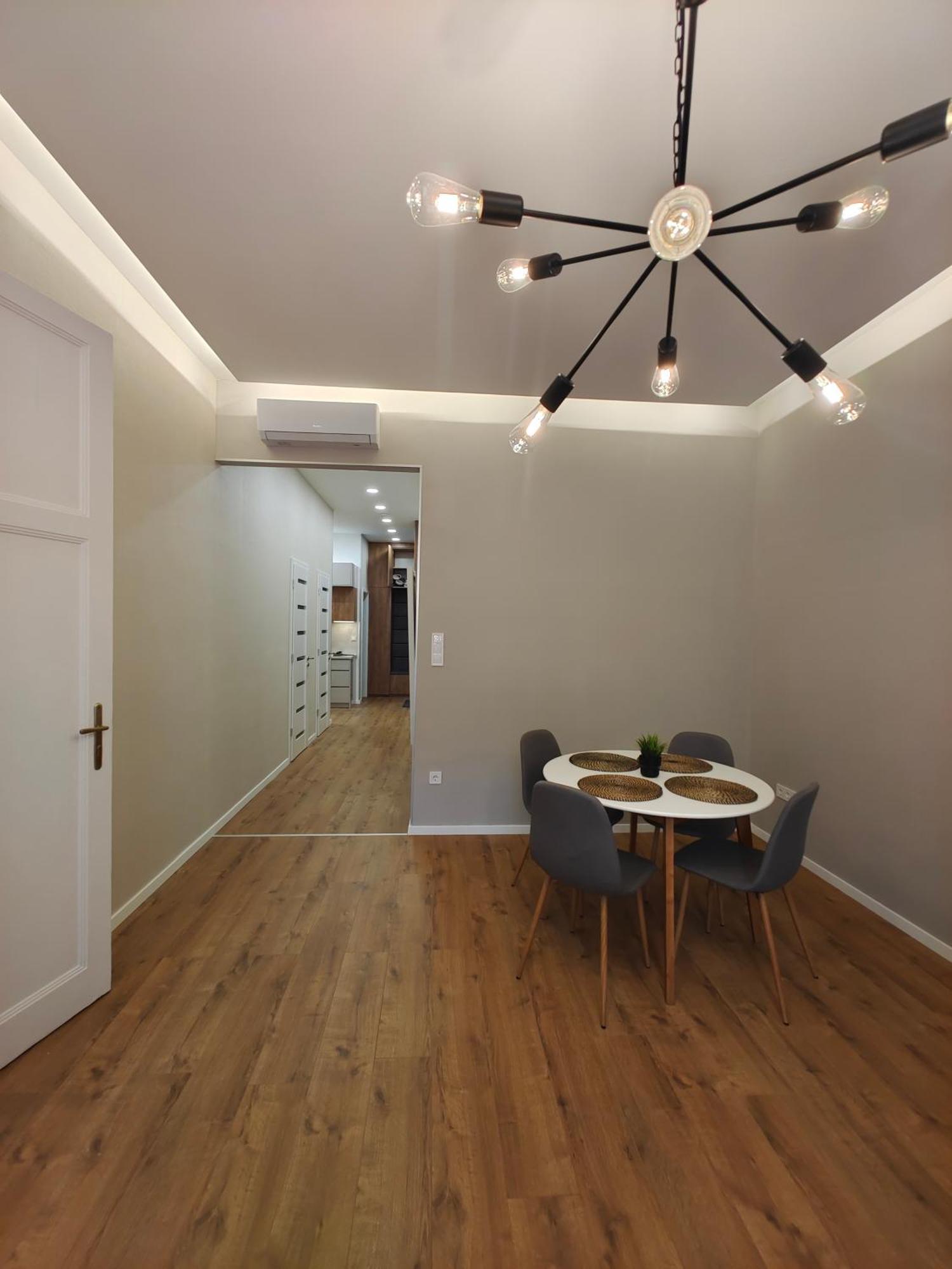 City Center 2, Cozy And Modern 2Br In The City Center Budapest Luaran gambar
