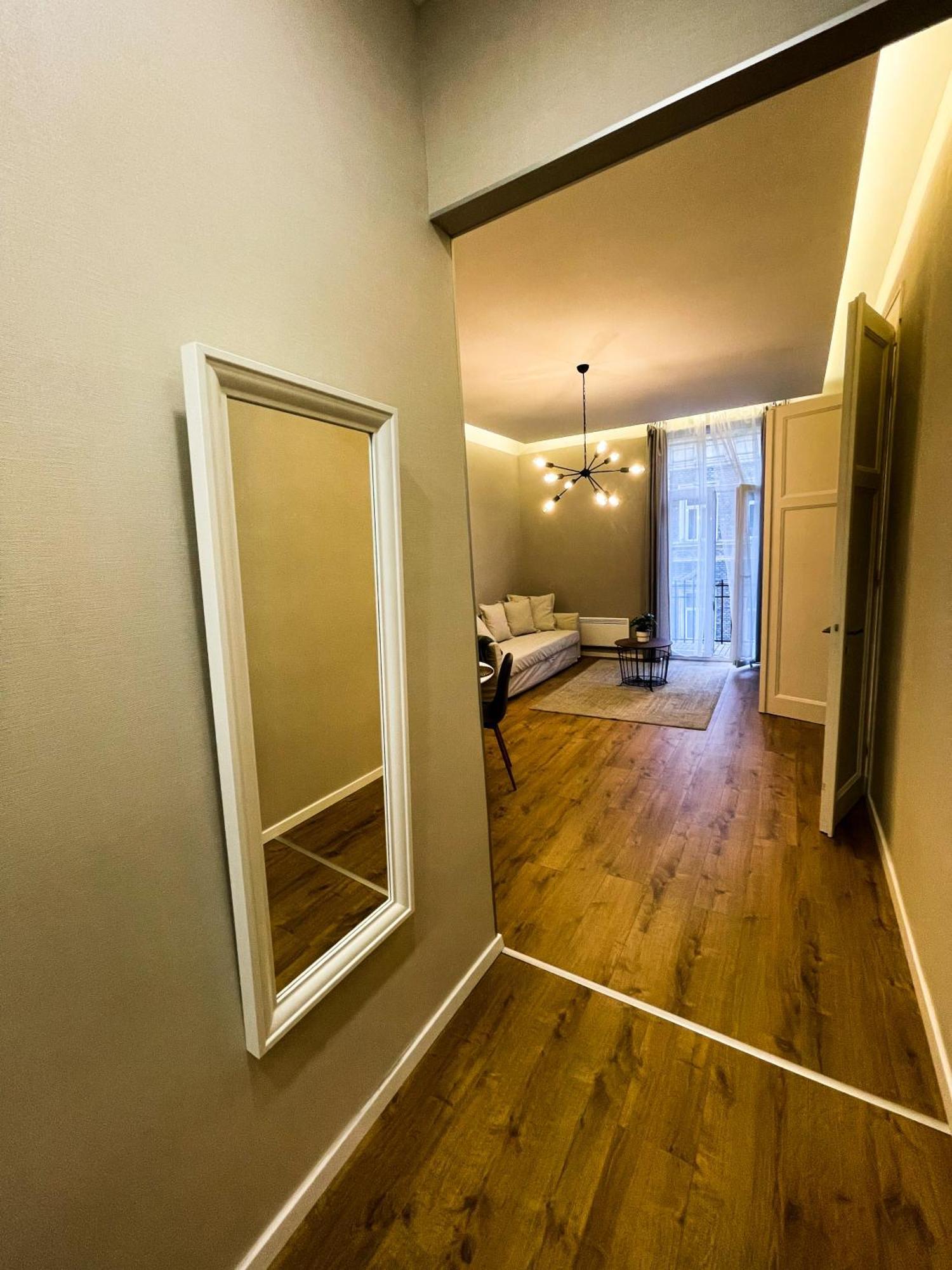 City Center 2, Cozy And Modern 2Br In The City Center Budapest Luaran gambar